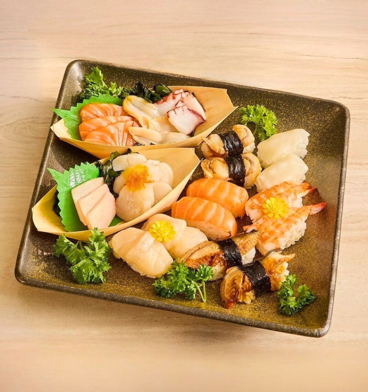 Premium Sushi Sashimi Platter